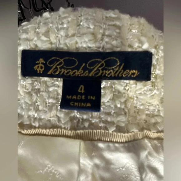 Brooks Brothers White Tweed Jacket with Sparkle Thread. Size 4. - Picture 6 of 8